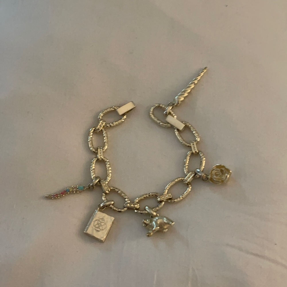 LIKE NEW KENDRA SCOTT BRACELET